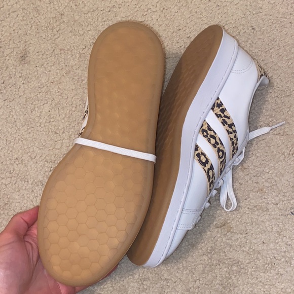 Never worn, Adidas sneakers - Picture 3 of 4